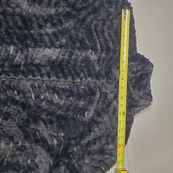 JM Collection Women's Faux Mink Fur Coat Black Fully Lined Hook Closure Sz Med - Picture 9 of 12